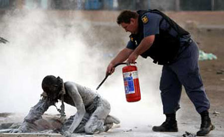 İnsanları canlı canlı yaktılar! - Resim: 3