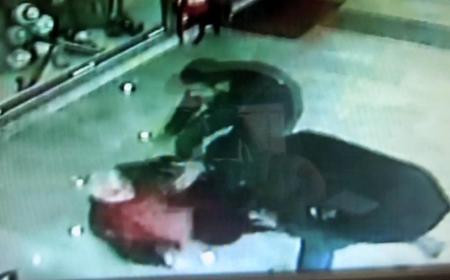 Gazeteciye dayak kamerada - Resim: 4