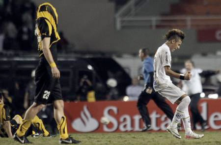 Topa değil birbirlerine vurdular - Resim: 4