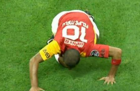 Gol sevincinde sınırları aşanlar... - Resim: 2