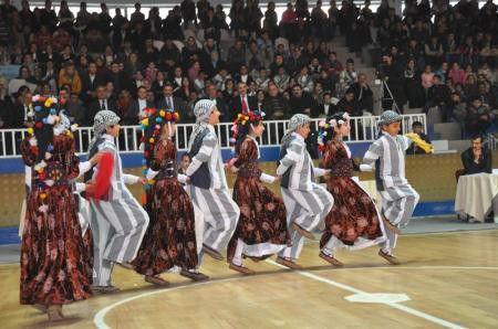 Halk oyunları yarışmasında gözyaşı - Resim: 3