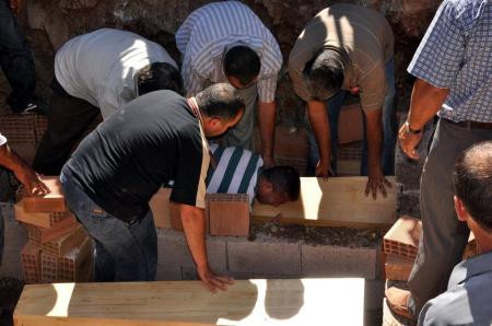 Acılı babanın feryadı yürekleri dağladı - Resim: 1