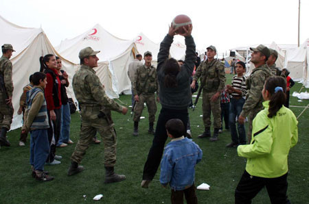 Gül'ü hüngür hüngür ağlatan görüntüler - Resim: 1