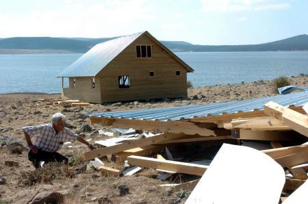 Göl manzaralı yaylada kavga - Resim: 3