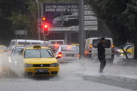 Ankara sele teslim - Resim: 4