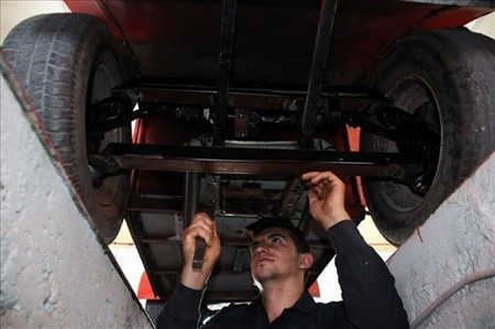 Gençler hurda parçalardan  "Otomobil" yaptılar - Resim: 3