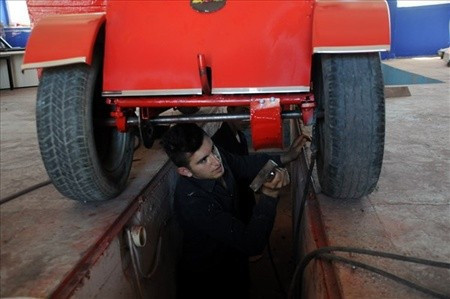 Gençler hurda parçalardan  "Otomobil" yaptılar - Resim: 4