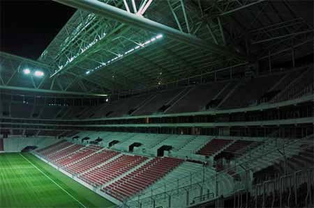 Telekom Arena ışıl ışıl - Resim: 4