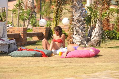 Ünlü oyuncu ilk kez bikiniyle görüntülendi - Resim: 1