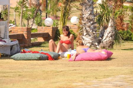 Ünlü oyuncu ilk kez bikiniyle görüntülendi - Resim: 2