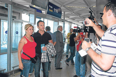 Gözaltı yolunda hatıra fotoğrafı - Resim: 2