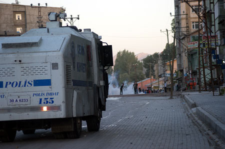 Yüksekova'da gergin saatler - Resim: 1