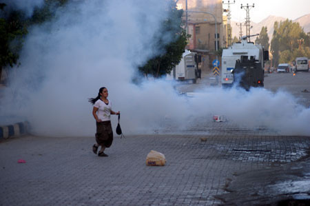 Yüksekova'da gergin saatler - Resim: 2