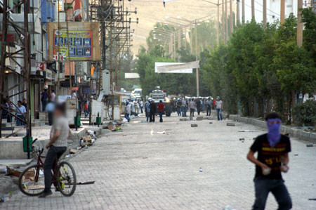 Yüksekova'da gergin saatler - Resim: 4