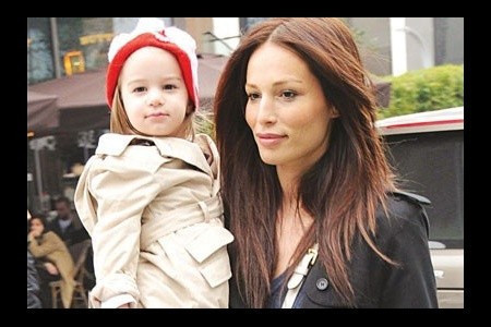 Estetikle müthiş değişen Türk ünlüler - Resim: 1