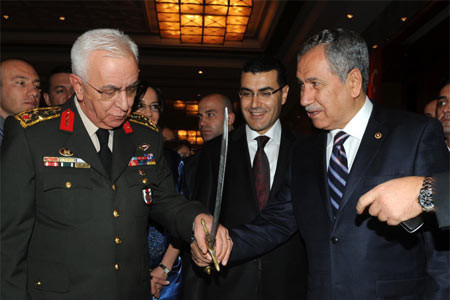 Arınç ve Koşaner buzları eritti! - Resim: 4