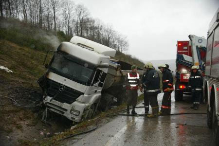 Yağmur kaza getirdi - Resim: 1