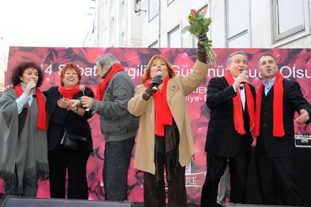 Sevgililer Beyoğlu'nda buluştu! - Resim: 4