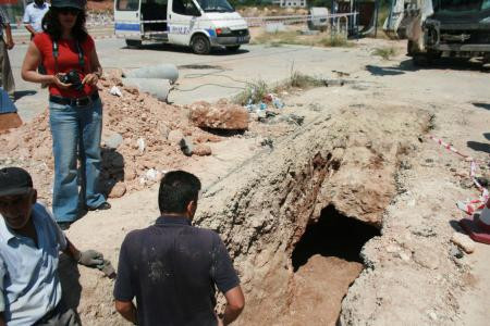 Yol yapım çalışmasında şok oldular - Resim: 1