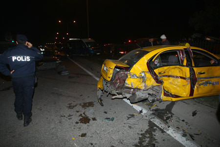 37 araç birbirine girdi - Resim: 2