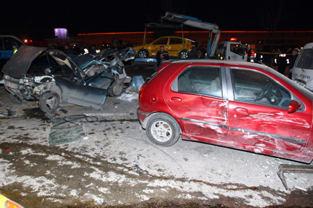 37 araç birbirine girdi - Resim: 4