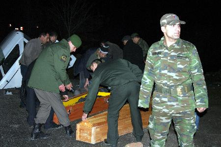 Çöken yol otomobili yuttu - Resim: 4