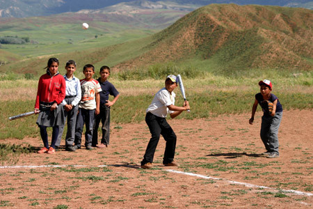 Köy çocuklarının beyzbol merakı - Resim: 1