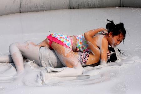 Ödül için çamurda güreştiler - Resim: 3