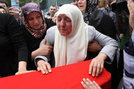 Mavi Marmara'da ölenlerin cenaze töreni - Resim: 3