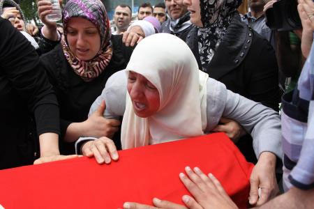 Mavi Marmara'da ölenlerin cenaze töreni - Resim: 4