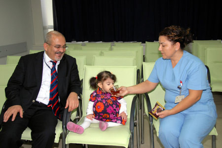 İkizini karnında taşıyor - Resim: 1