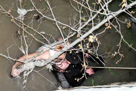 Ölümden böyle kurtardı! - Resim: 3