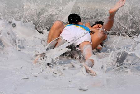 Ödül için çamurda güreştiler - Resim: 2