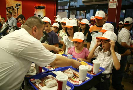 En güzel iftarı onlar yaptı - Resim: 1