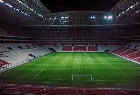 Telekom Arena ışıl ışıl - Resim: 3