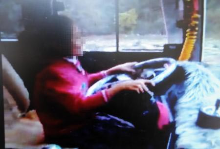 10 yaşındaki servis şöförü şaşırttı - Resim: 3