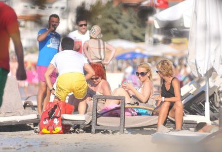 Saba Tümer'den havlulu önlem! - Resim: 3