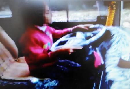 10 yaşındaki servis şöförü şaşırttı - Resim: 2