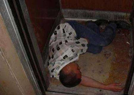 Bu kızlar oldukları yere sızdılar - Resim: 3