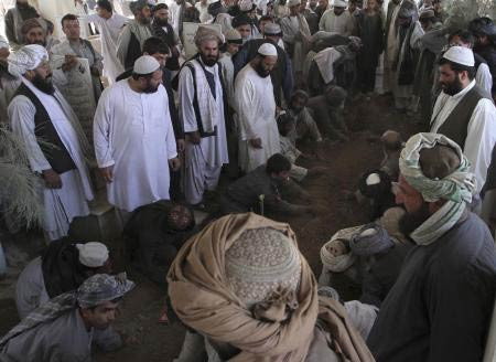 İbret olsun diye astılar! - Resim: 1