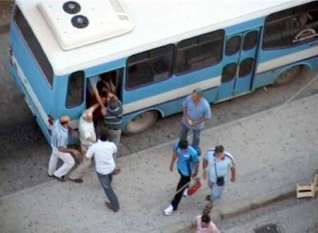 5 kişi sürücüyü önce dövdü sonra da..  - Resim: 1