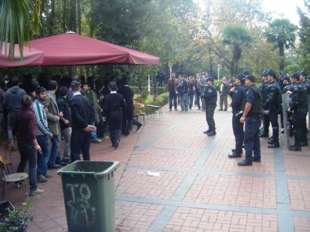 Üniversitede türban kavgası! - Resim: 2