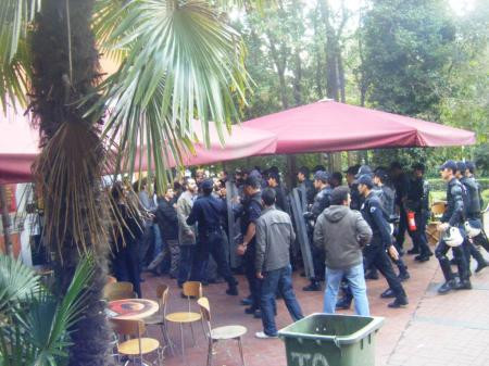 Üniversitede türban kavgası! - Resim: 4