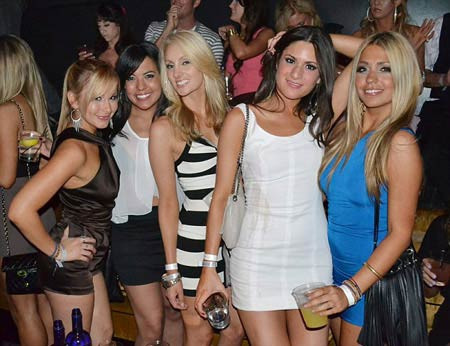 Skandal gecedeki fotoğraflar - Resim: 1