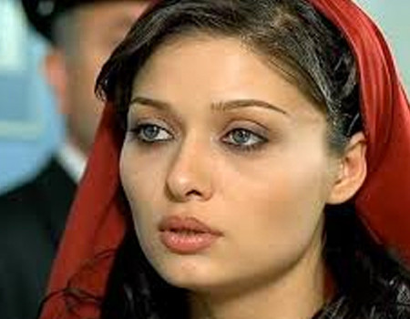 Ünlü oyuncu çarşafa girdi! Kim olduğuna bakın çok şaşıracaksınız! - Resim: 2