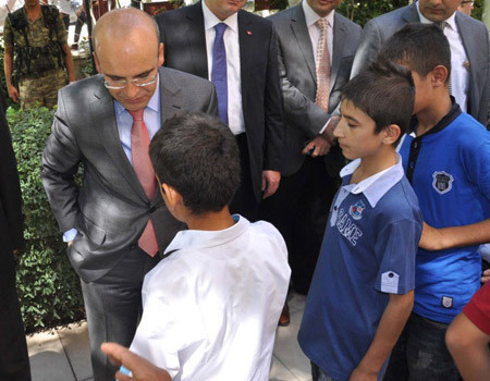 Maliye Bakanı'ndan çocuklara harçlık - Resim: 4