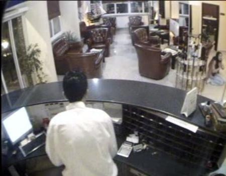 Otelde kanlı infaz! - Resim: 4