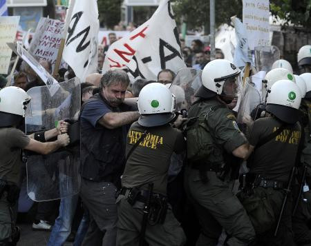 Türk bayrağını böyle yaktılar - Resim: 2