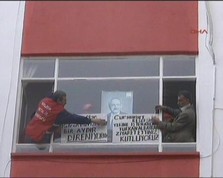 İşçiler işgal etti - Resim: 2