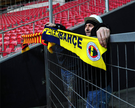 Fenerbahçe atkısı krize yol açtı! - Resim: 3